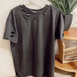 Buckle distressed tee